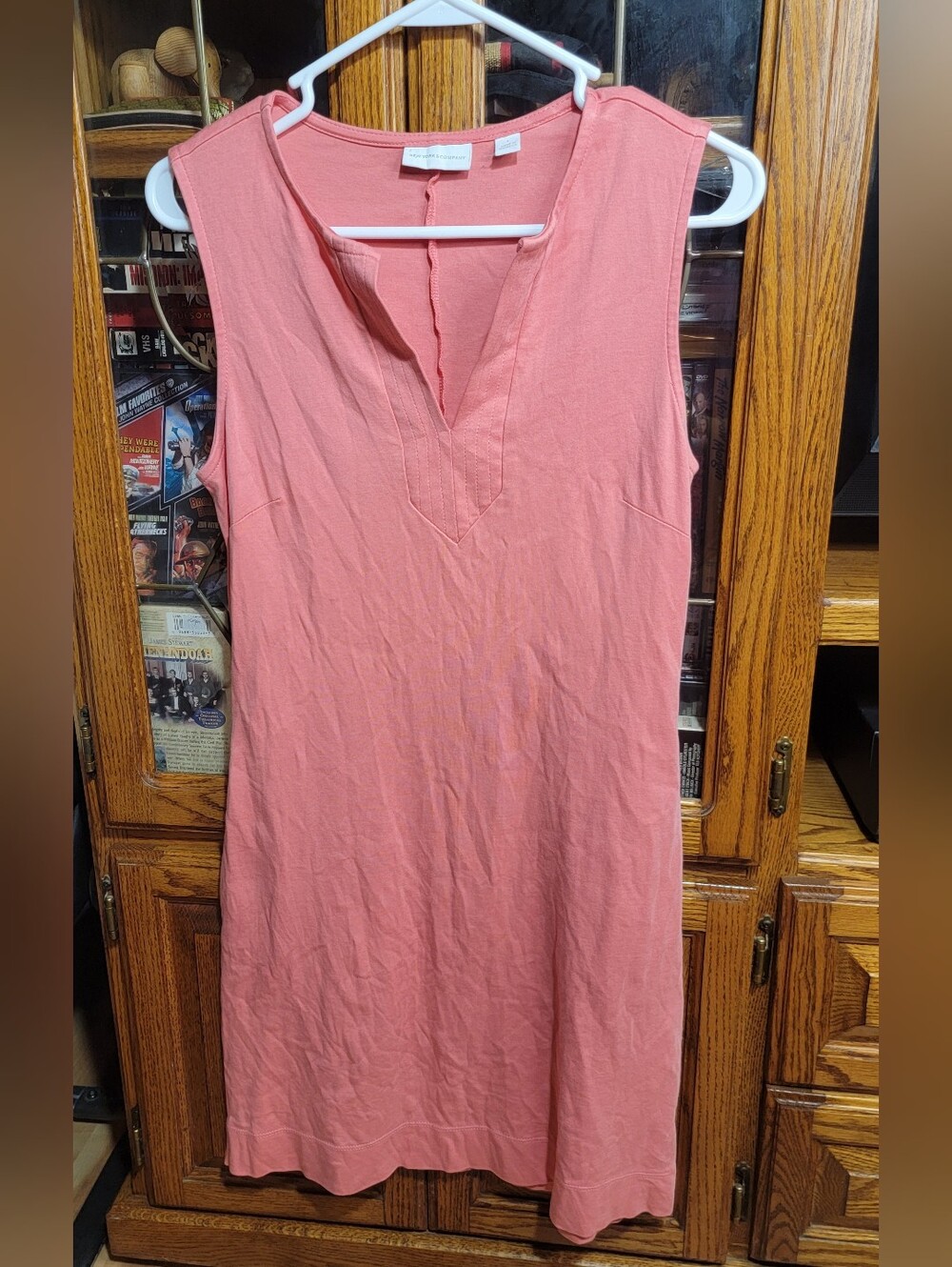 New York & Company Coral Sleeveless V‑Neck Midi Dress with Side Pockets